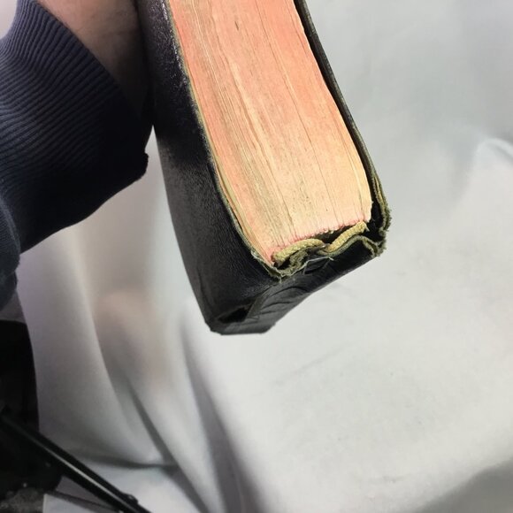 Holy Bible World 1945 KJV Red Letter Genuine Leather Concordance Thumb Indexed - Picture 5 of 16